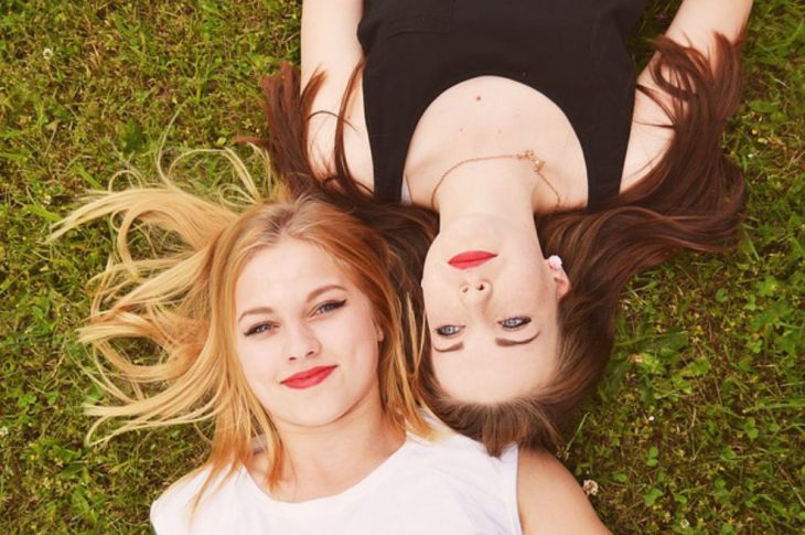 BFF: 20 hermosas fotos que a todas les gustaría copiar con tu mejor amiga - Imagen 14