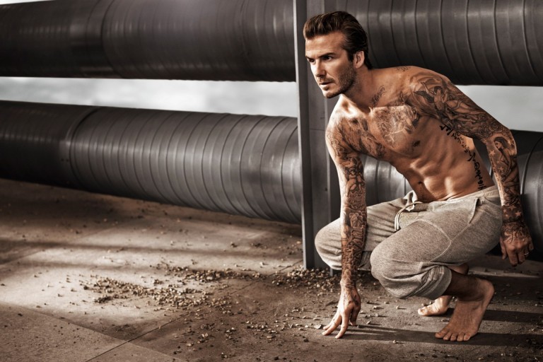 David Beckham posando para una sesión de fotos