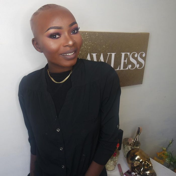 Chica sobreviviente a quemaduras es una artista del maquillaje en youtube