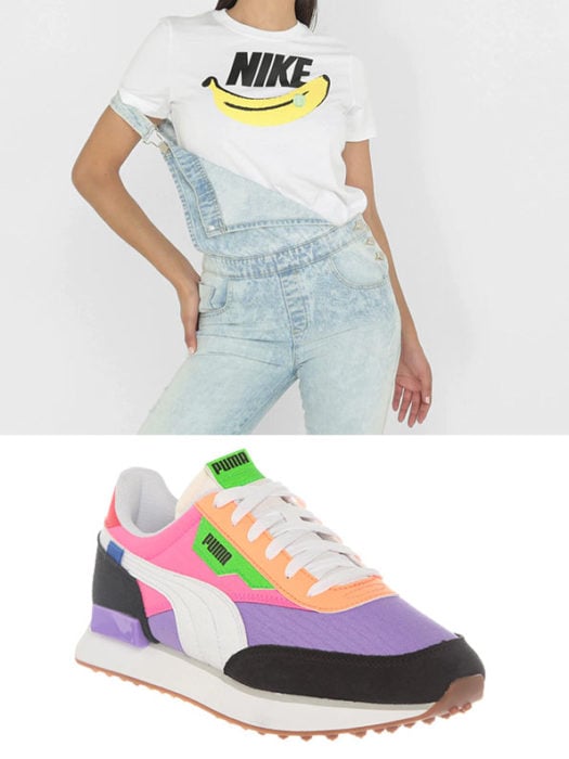 Playera blanca con detalle de una plátano marca Nike y tenis de colores marca Puma