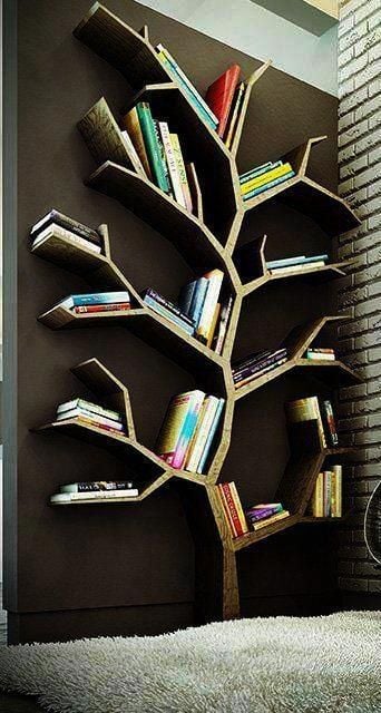 librero en forma de árbol 