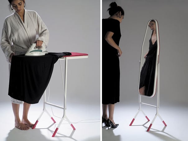 mujer planchando un vestido en una tabla de planchar y después mirándose en el espejo