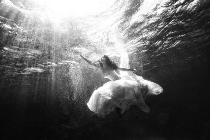 novia debajo del agua 