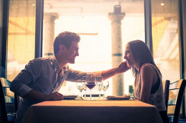 comida romántica en casa