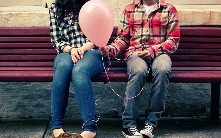 cita novios globos jeans banca