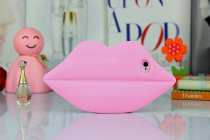 Funda para celular labios