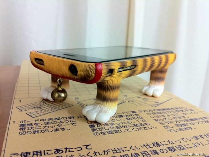 Funda para celular patas de gato