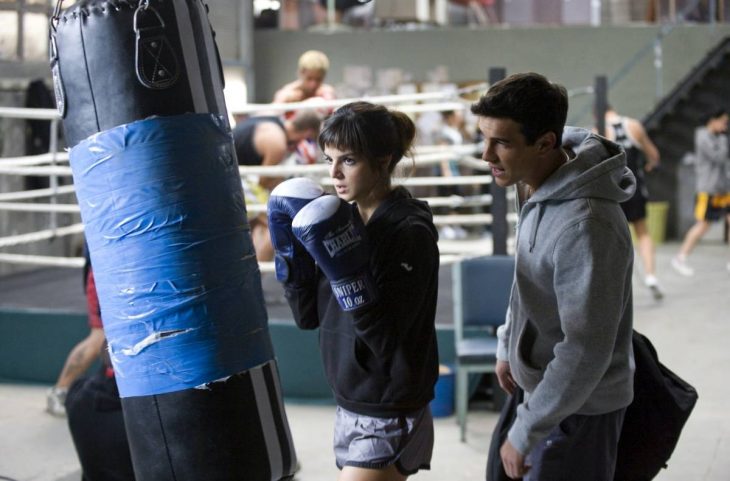 Escena en un gimnasio de la película tengo ganas de ti 