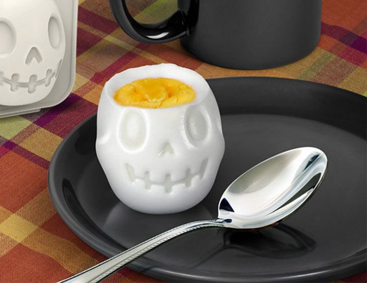 Molde para huevos en forma de calavera 