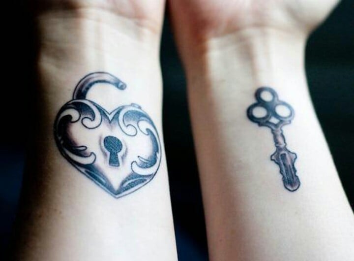 20 Ideas de tatuajes para hermanas harán que te enamores