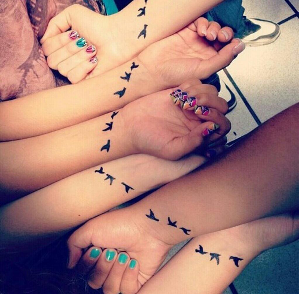 20 Ideas de tatuajes para hermanas que harán que te enamores