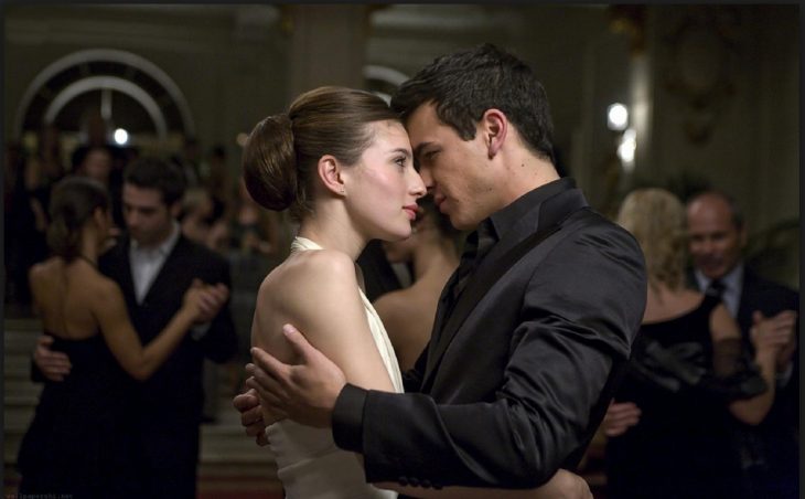 escena de la película tres metros sobre el cielo maria valverde y mario casas 