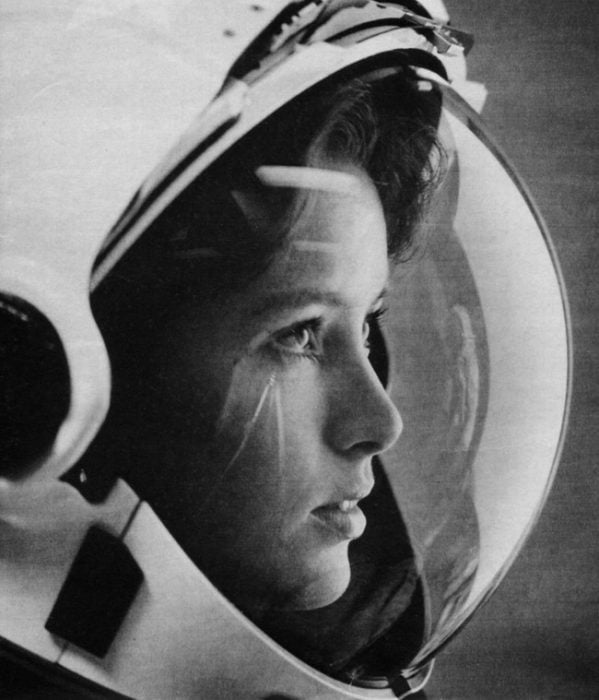 mujer astronauta 