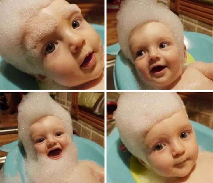 niño con diferentes peinados hechos de espuma de jabón 