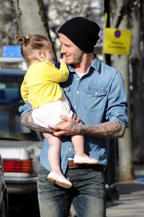 David Beckham y su pequeña hija 