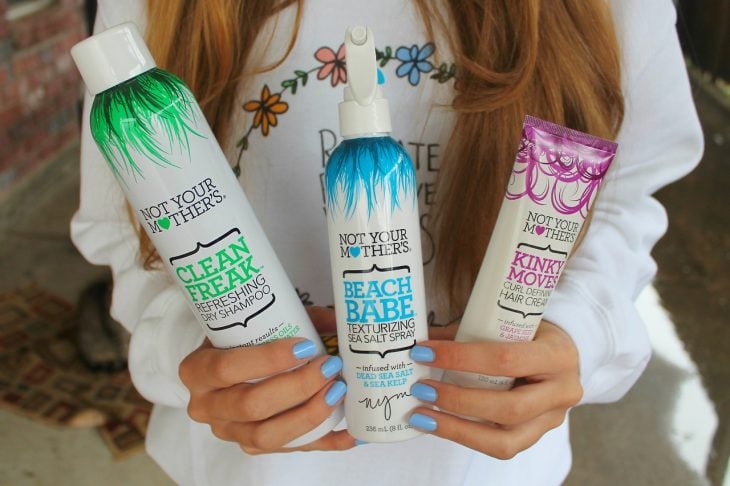 Botellas de productos de aerosol