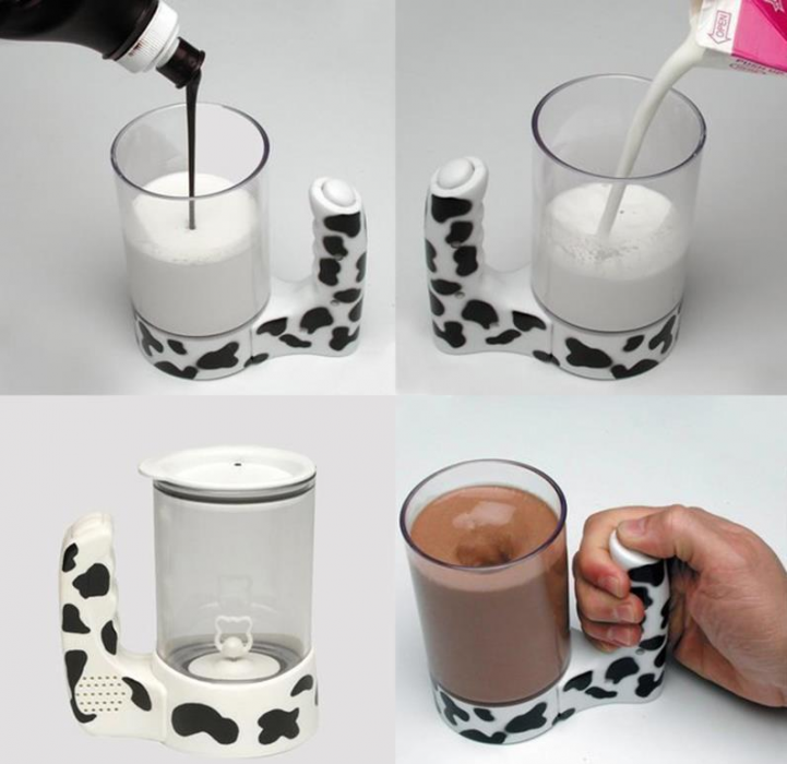 taza con un botón que mezcla la leche y el chocolate 