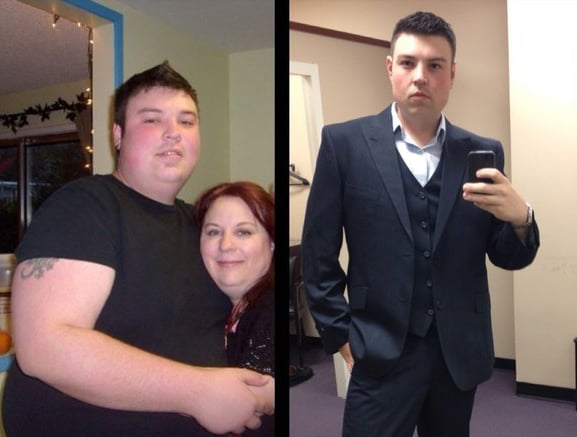 chico mostrando su antes y después de la perdida de peso 