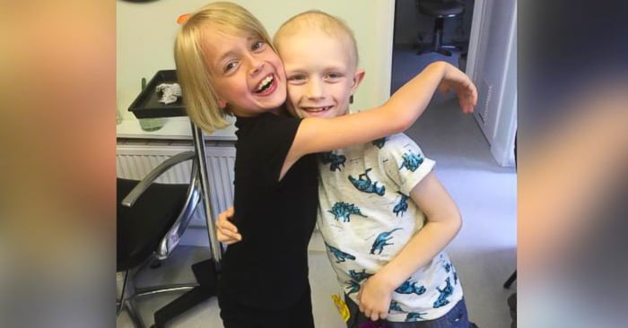 Esta niña CORTO su largo y rubio cabello para ayudar a su novio a COMBATIR el cáncer