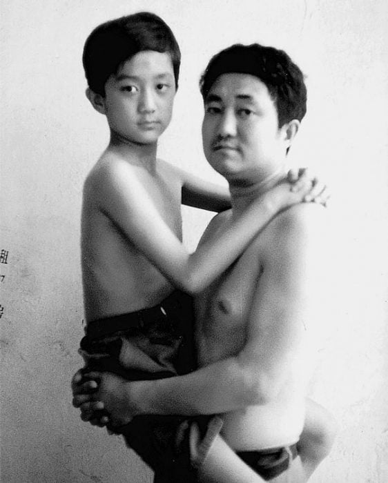 Padre e hijo misma foto 29 años (11)
