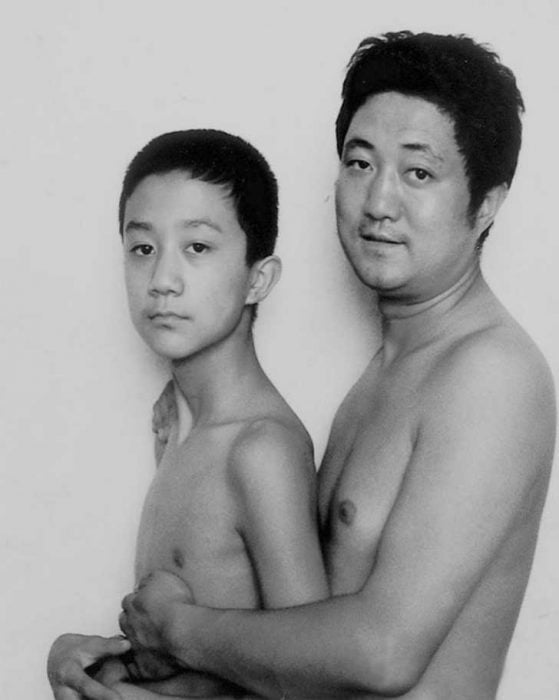 Padre e hijo misma foto 29 años (13)