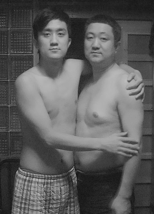 Padre e hijo misma foto 29 años (24)