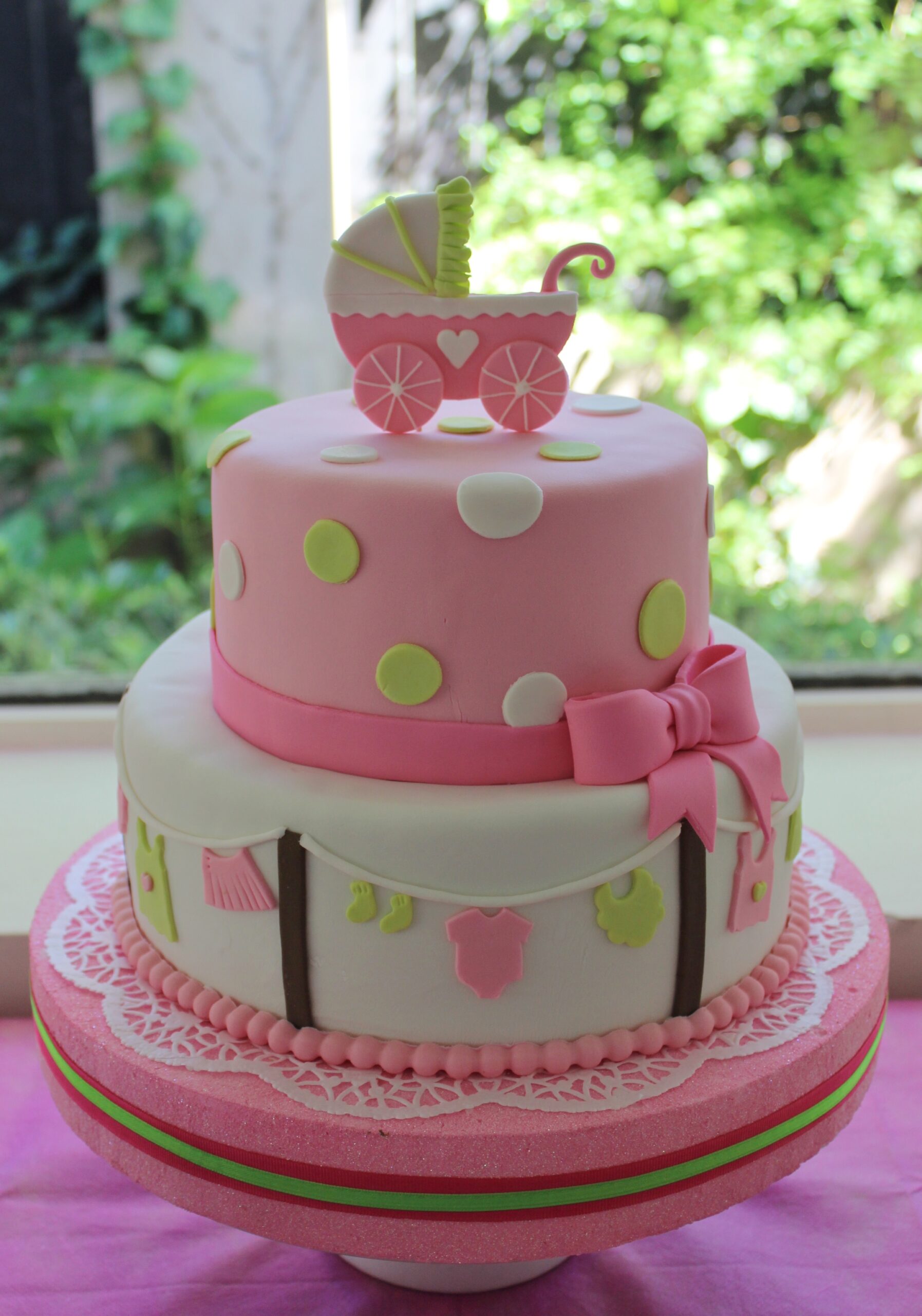 20 Deliciosos y divertidos pasteles para un baby shower