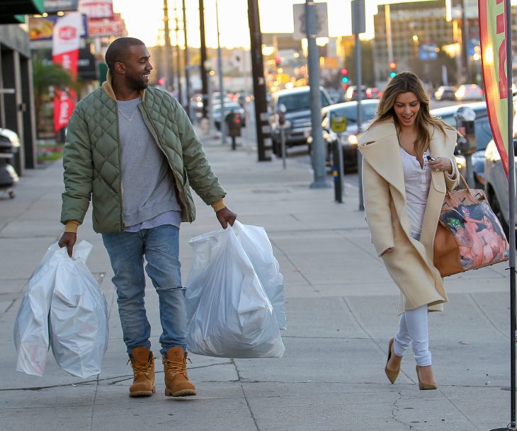 Kim Kardashian and Kanye West de compras por las tiendas de los ángeles 