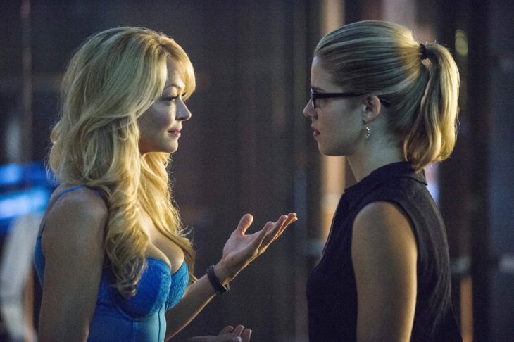 madre e hija de la serie Arrow 