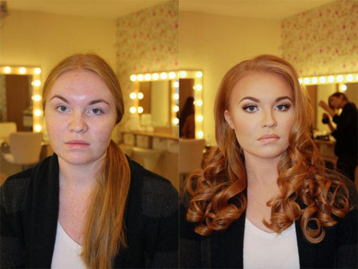 Chica pelirroja antes y después de aplicarse maquillaje y hacerse el cabello en rizos 