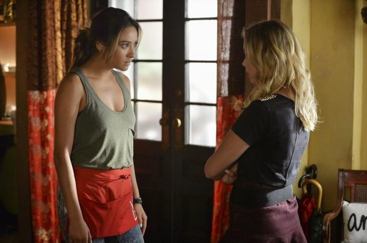 Escena de la serie Pretty Little Liars