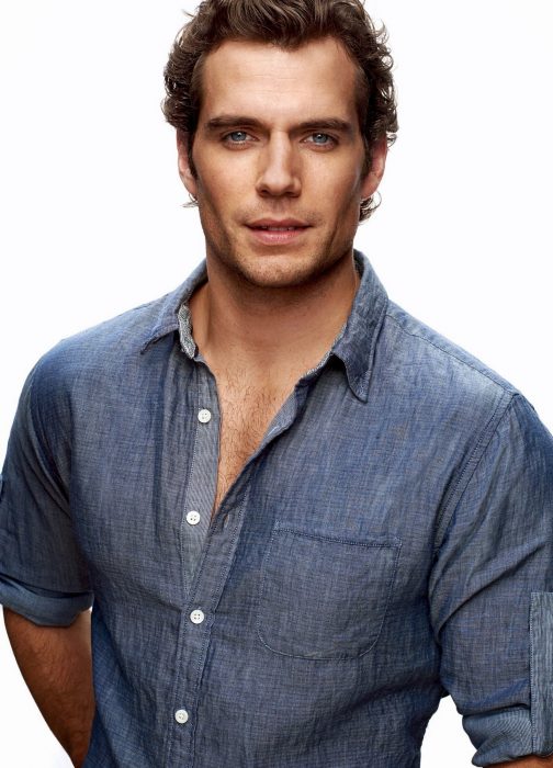 Henry Cavill camisa azul