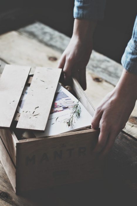 Caja con cartas 