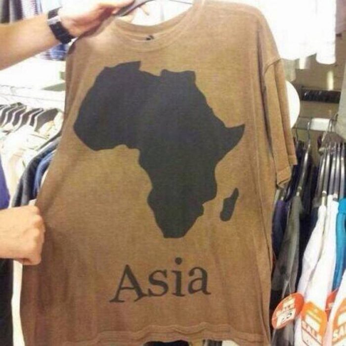 playera con imagen de África y dice Asia