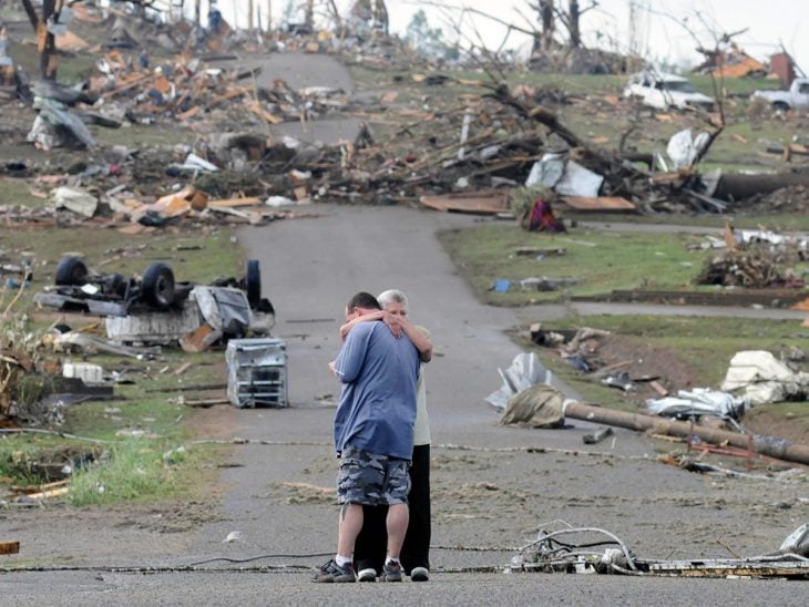 madre e hijo víctimas del tornado en Alabama