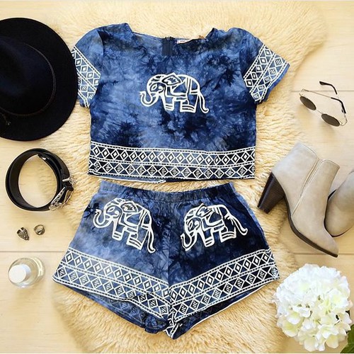 conjunto de short y blusa con elefantes 