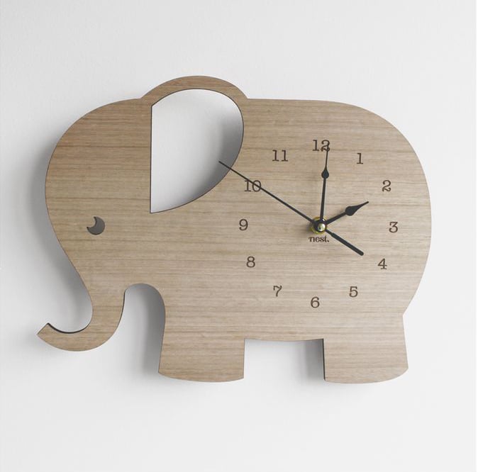 reloj de pared en forma de elefante