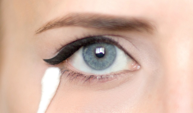 15 tips que toda chica floja debe saber 6 - Consejos para hacerte une cat eye perfecto