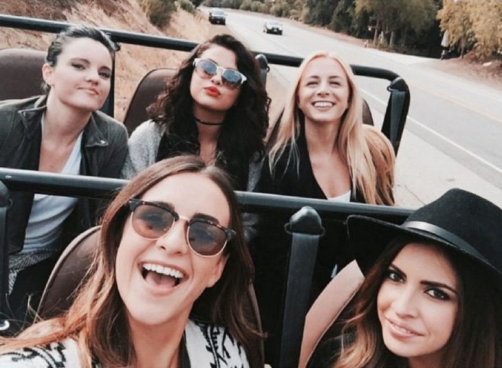 chicas en jeep