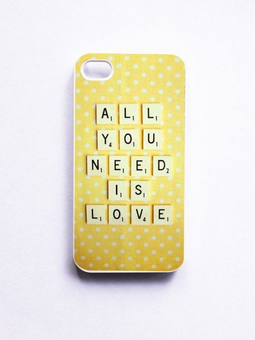 Funda retro para celular con letras de