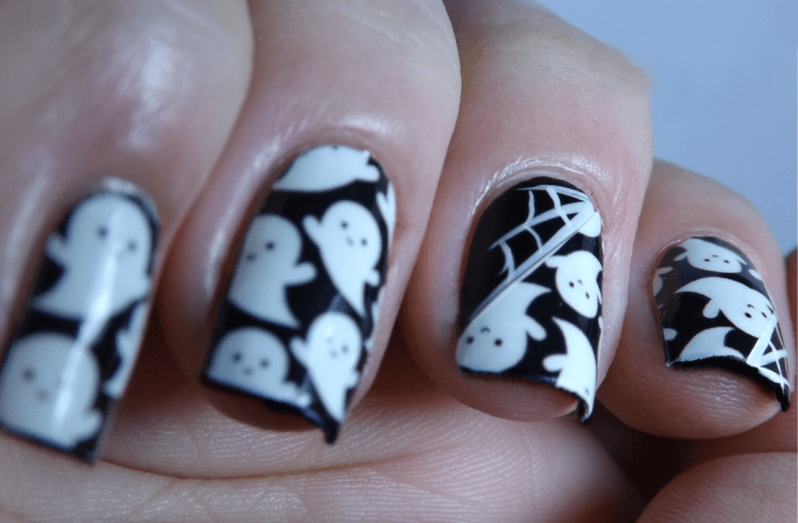 Diseño de uñas para halloween de fantasmas 