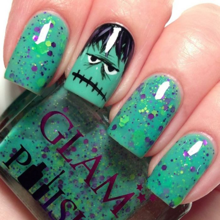 Diseño de uñas para halloween color verdes 