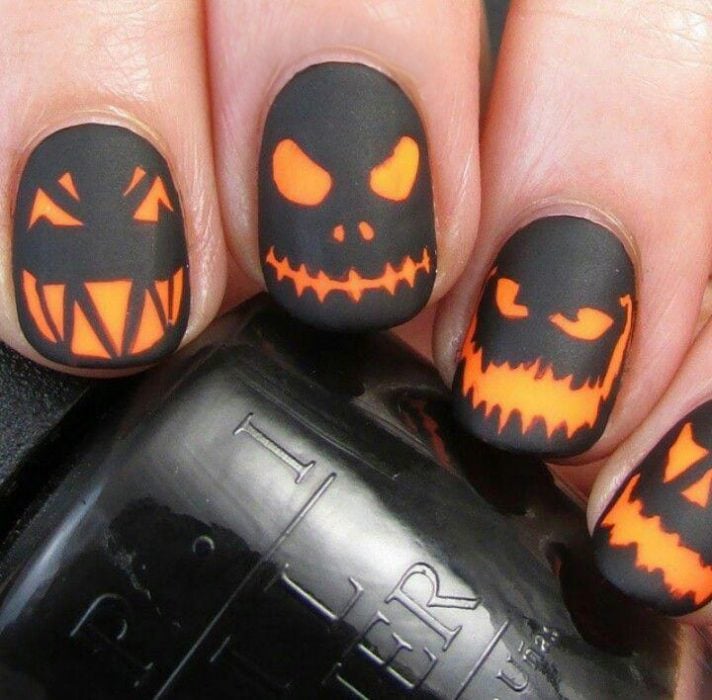 Diseño de uñas para halloween de calabaza 