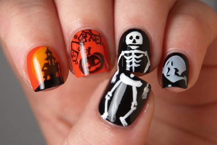 Uñas para Halloween de esqueleto 