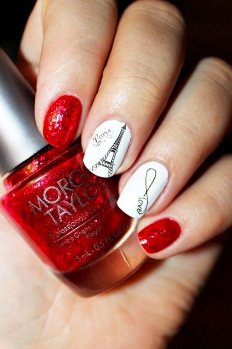 Estilo de uñas parisino en color rojo con blanco 