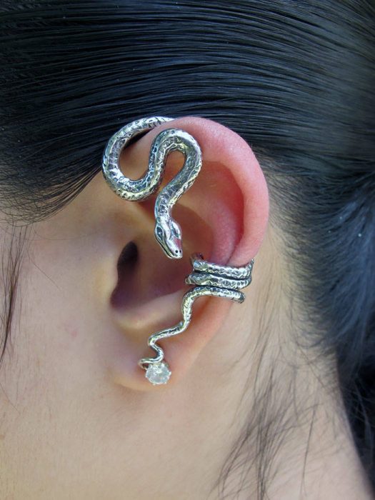 aretes en forma de serpiente