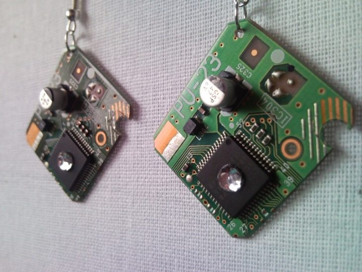 aretes de microchip