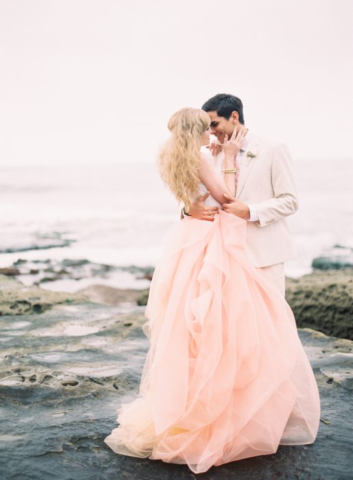 Vestido de novia en color salmón