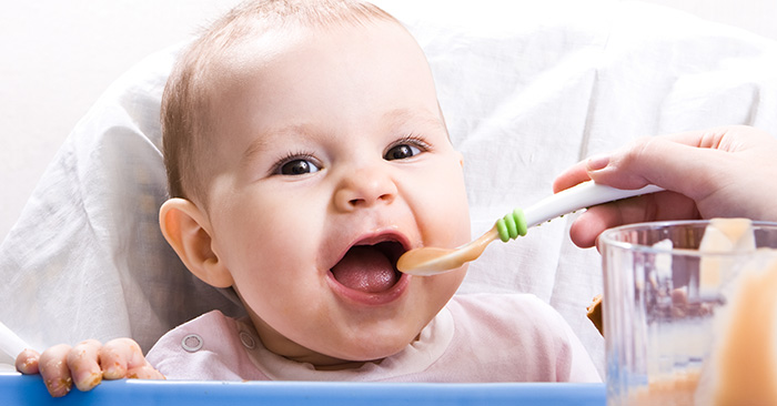 porque los bebés deben comer proteínas