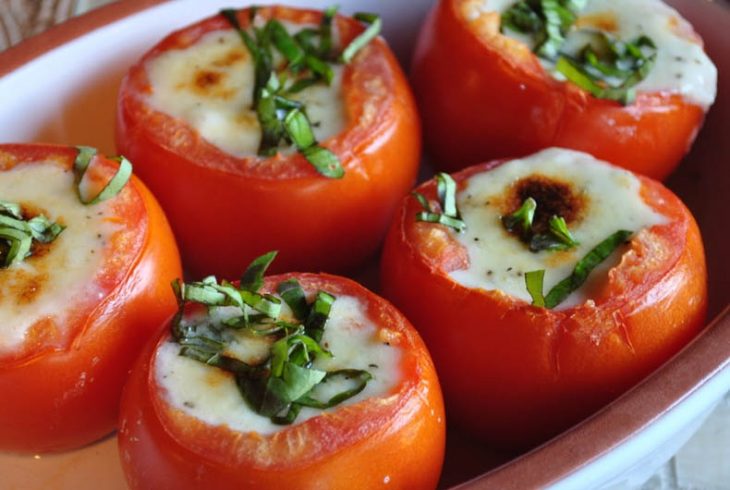 tomates con queso al horno